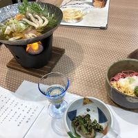 食事１：懐石料理が順番に出て来ます