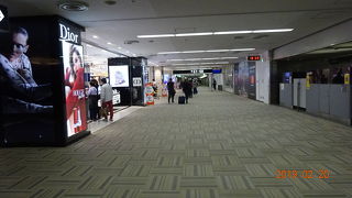 エミレーツは第二ターミナルでした！