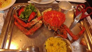 店頭の水槽にタラバガニ