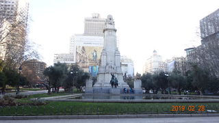 ここも観光客がいっぱい！わたしもそのひとりですが。