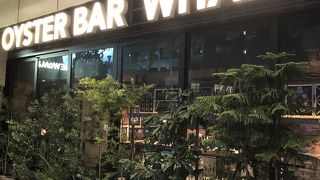 バスタのビル。