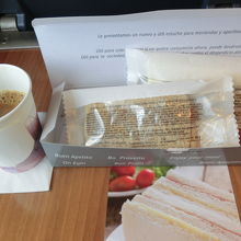 軽食が出されます