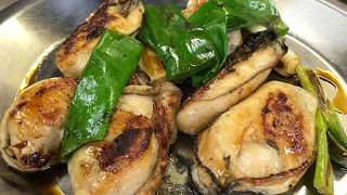 大粒の牡蠣がたっぷり～～～大満足なカキオコ。 