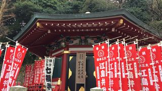 八角形屋根の建物