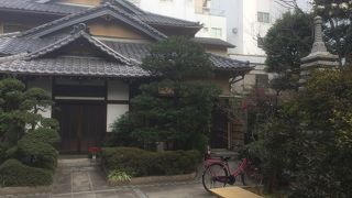 有名人のお墓あり