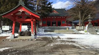 湖畔の　冬は　絶景も。