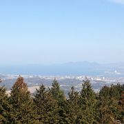 大津市内と琵琶湖を見渡せます