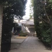 家のような寺