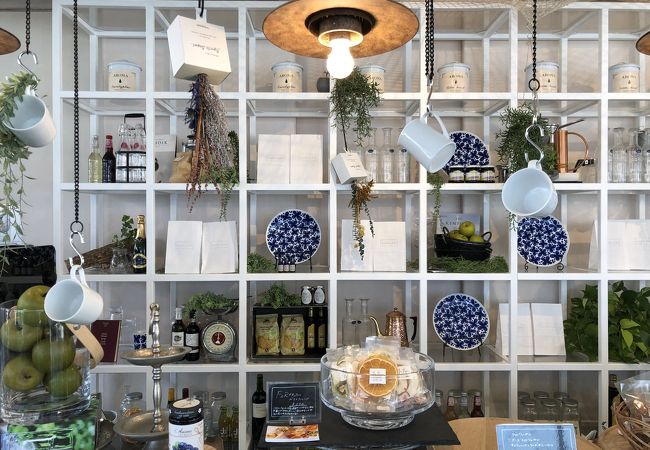 自然の温もりたっぷりなカフェ