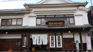 歴史ある醤油蔵　ラムネもある