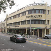 宿泊料とは別途、観光税2MRと鍵デポジット50MRの現金必要