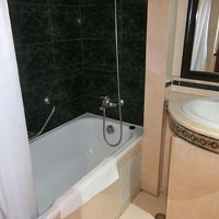 熱々のお風呂が良いならば、連れより先に入りましょう