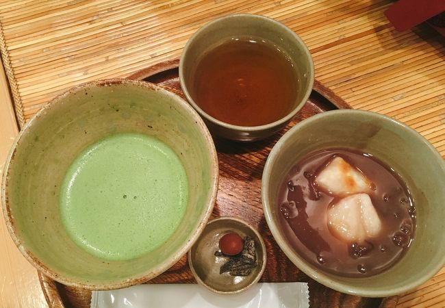 お土産とお茶屋もいい！