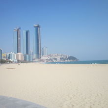 昼の海雲台ビーチの様子