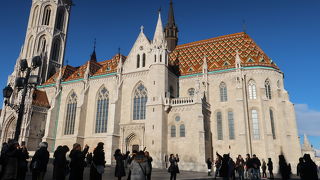 ブダ地区の中心、実質的にも精神的にも…