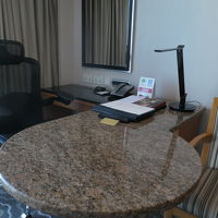 立派なデスクもありました