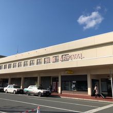 空港のターミナルビル