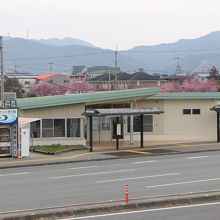 神戸大阪方面乗り場、待合室。