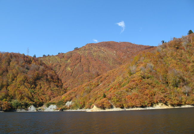 奥只見湖遊覧船銀山平コース