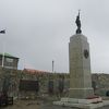 フォークランド紛争の終結を記念して建てられた　１９８２ Liberation Memorialです。