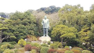 上野の西郷隆盛像とは雰囲気が違う