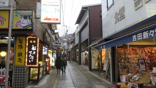 参道の両脇には・・・