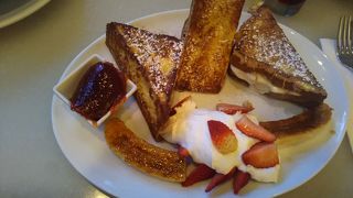 貴重な２４時間営業のお店。