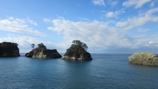 西伊豆最大の観光名所かも・・・、陸からも海からも、洞窟の中からも洞窟の上からも絶景が楽しめます