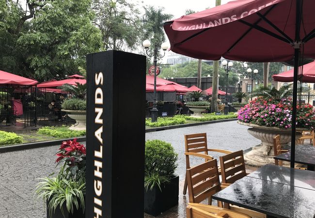 オペラハウスの建物の中、そして広いテラスもあり