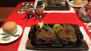 人気ハンバーグ店