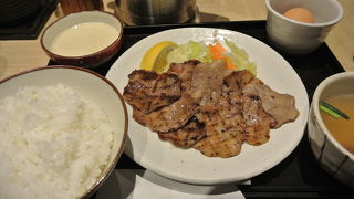 博多駅構内の牛タン屋