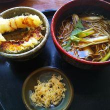 ミニ天丼とそば