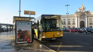 坂の多いリスボンでは速くて便利