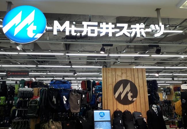 石井スポーツ 新宿東口ビックロ店 石井スポーツ 新宿東口ビックロ店