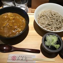 カレー丼とそばのセット