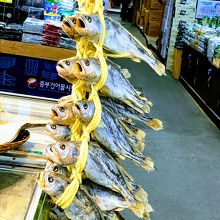 買わなかったんですけど。売ってたお魚です。