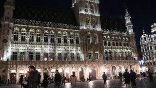 誰もが納得「世界で最も美しい広場」」