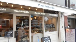 おしゃれなケーキショップ