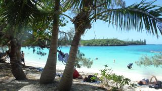 カヌメラビーチの海の色が素晴らしい