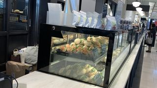 日比谷シャンテ一階