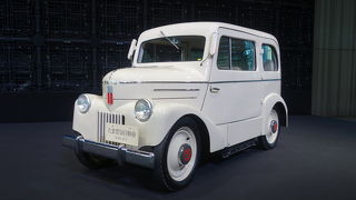 日産が売りたいクルマがおいてあります。クラッシックはたまにしかおいていません。