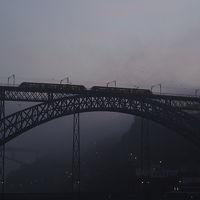 早朝のドン・ルイス1世橋