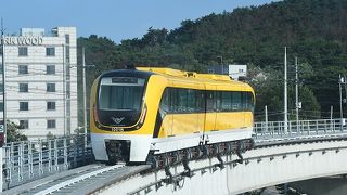 仁川空港磁気浮上鉄道に乗ってみるのは如何でしょうか