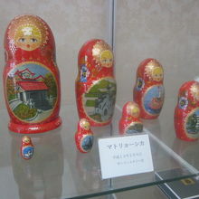 サハリン州から寄贈されたマトリョーシカの様子