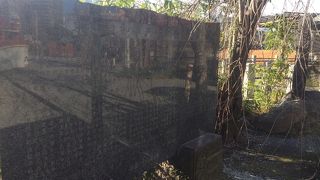 どこにでもありそうな碑