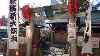 下町の稲荷神社