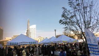 北仲マルシェで大にぎわい