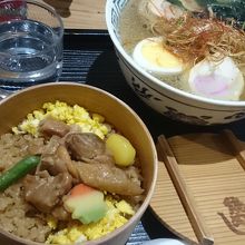 鶏めしと比内地鶏塩ラーメンセット