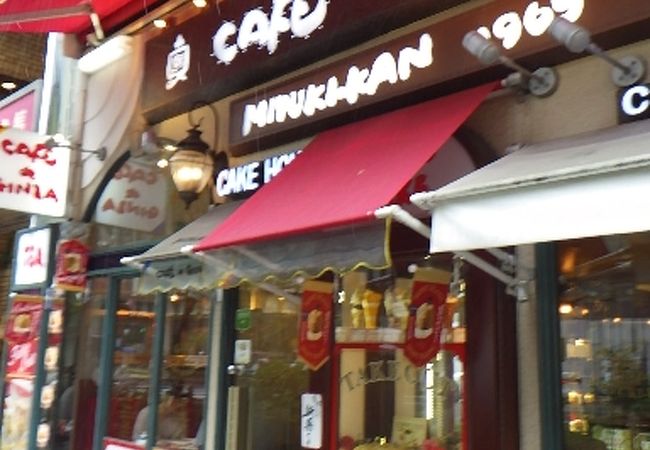 銀座のカフェレストラン