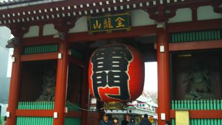 浅草寺への入り口
